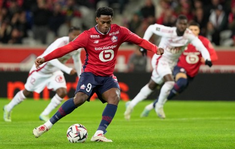 AG亚游-里尔主场击败对手，追赶领先者在法甲积分榜上升至第二位