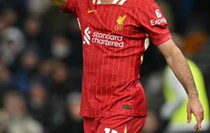 AG平台-萨拉赫梅开二度，利物浦主场大胜对手