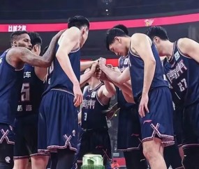 AG体育-常规赛谢幕战精彩纷呈，豪强对决掀起球迷狂热的简单介绍