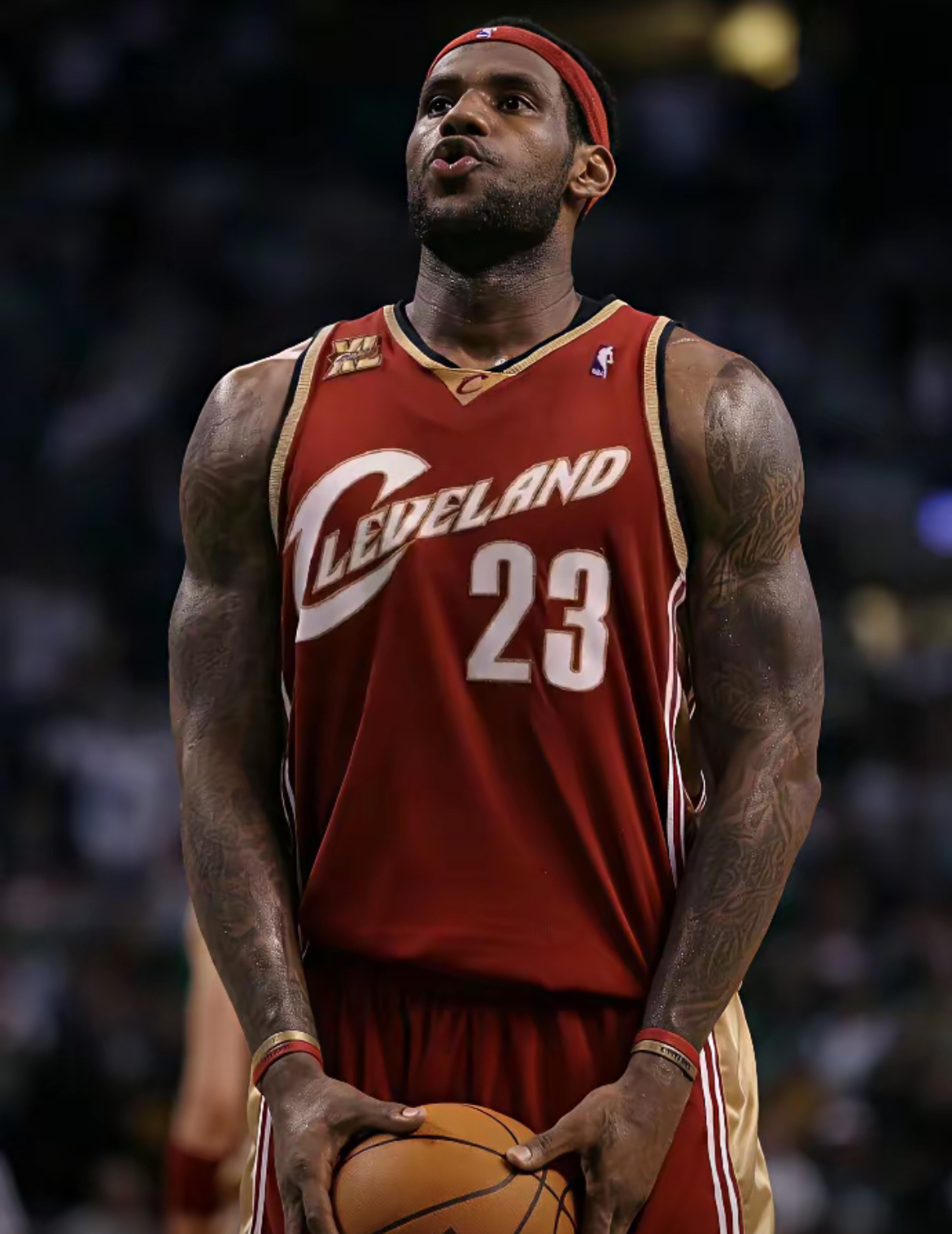 詹姆斯刷新生涯三分纪录，场均命中率令人惊叹(詹姆斯常规赛三分命中率)