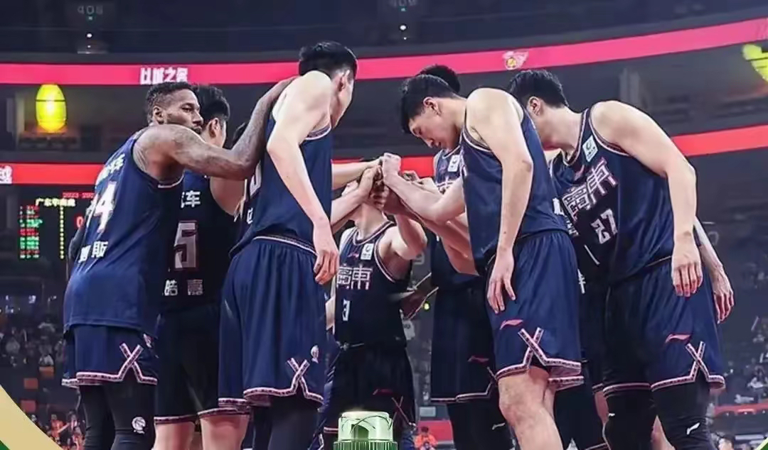 常规赛谢幕战精彩纷呈,豪强对决掀起球迷狂热的简单介绍 常规赛谢幕战精彩纷呈,豪强对决掀起球迷狂热的简单介绍