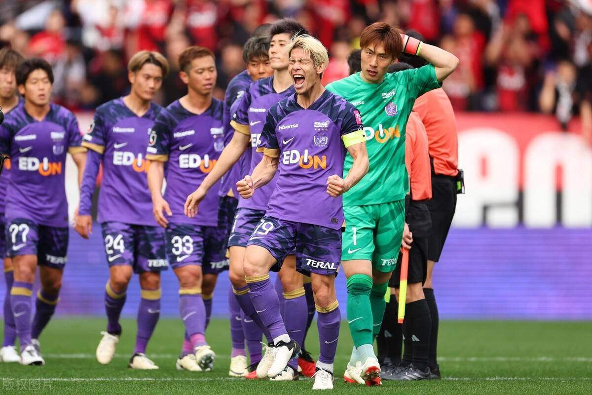 横滨水手苦战晋级，冲刺欧冠八强